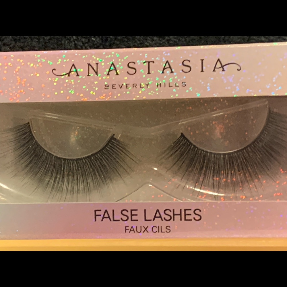 Anastasia Beverly Hills Lashes and Lashaholic Luxury Lashes  *price is for both